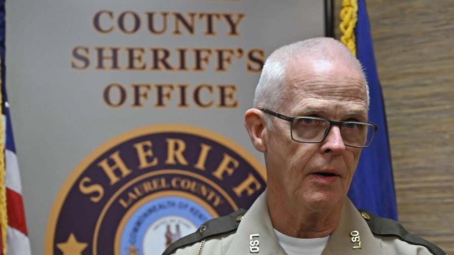 Autoridades buscan a un tirador en la carretera interestatal 75 de Kentucky, hay 7 personas heridas Autoridades buscan a un tirador en la carretera interestatal 75 de Kentucky, hay 7 personas heridas
