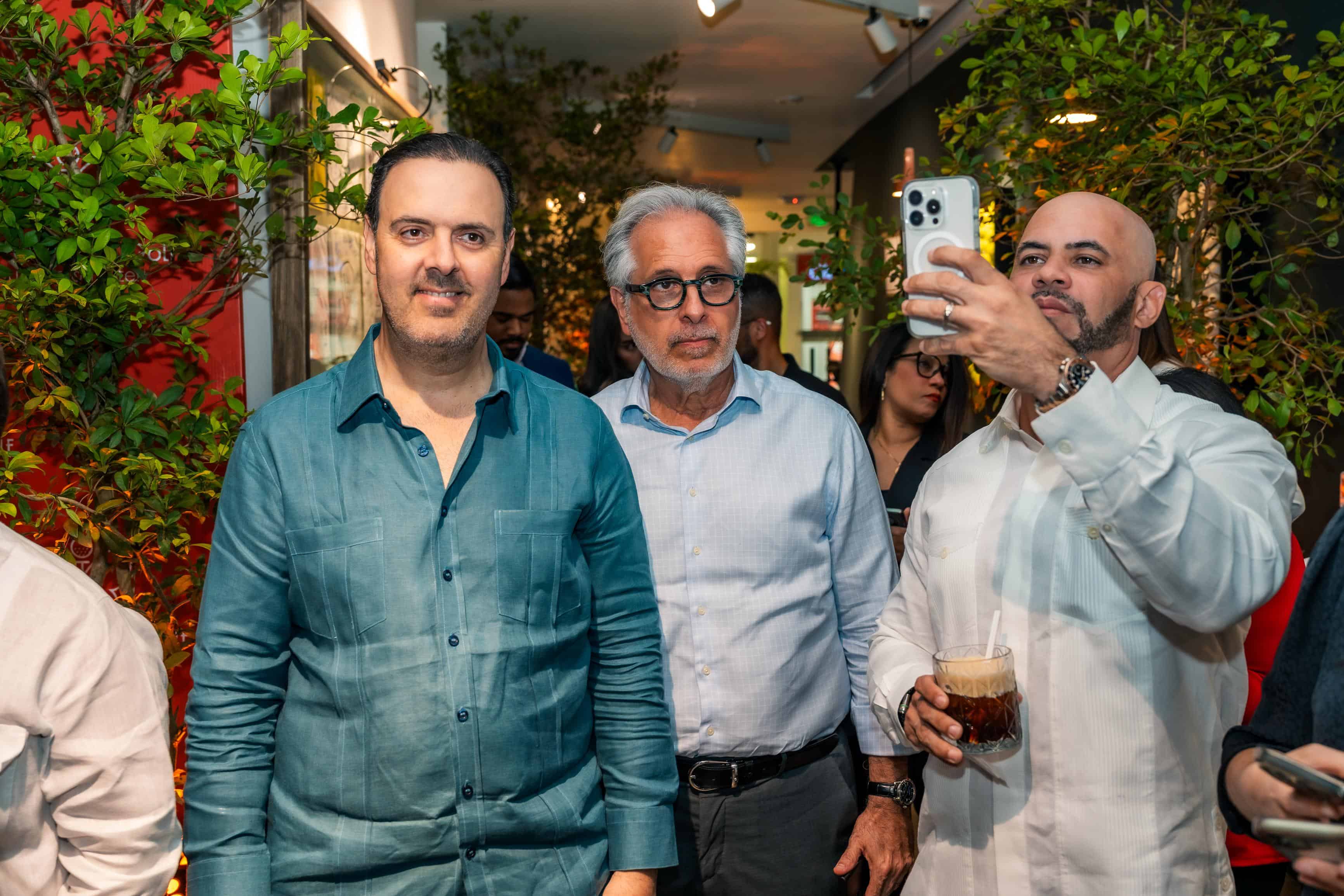 Ramses Atallah, Alberto Atallah y Junior Tolentino.